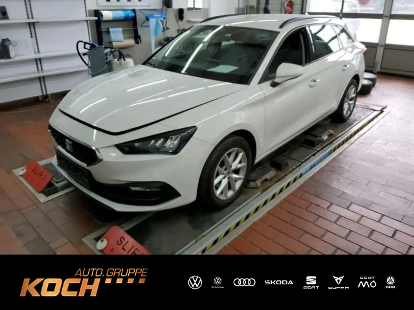 SEAT Leon Sportstourer Style 1.0 eTSI DSG Navi LED AC Weiß - 1