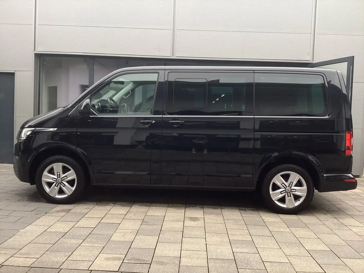 Volkswagen T6 Multivan Comfortline AHK+Standheizung+Navi+7S Noir - 1