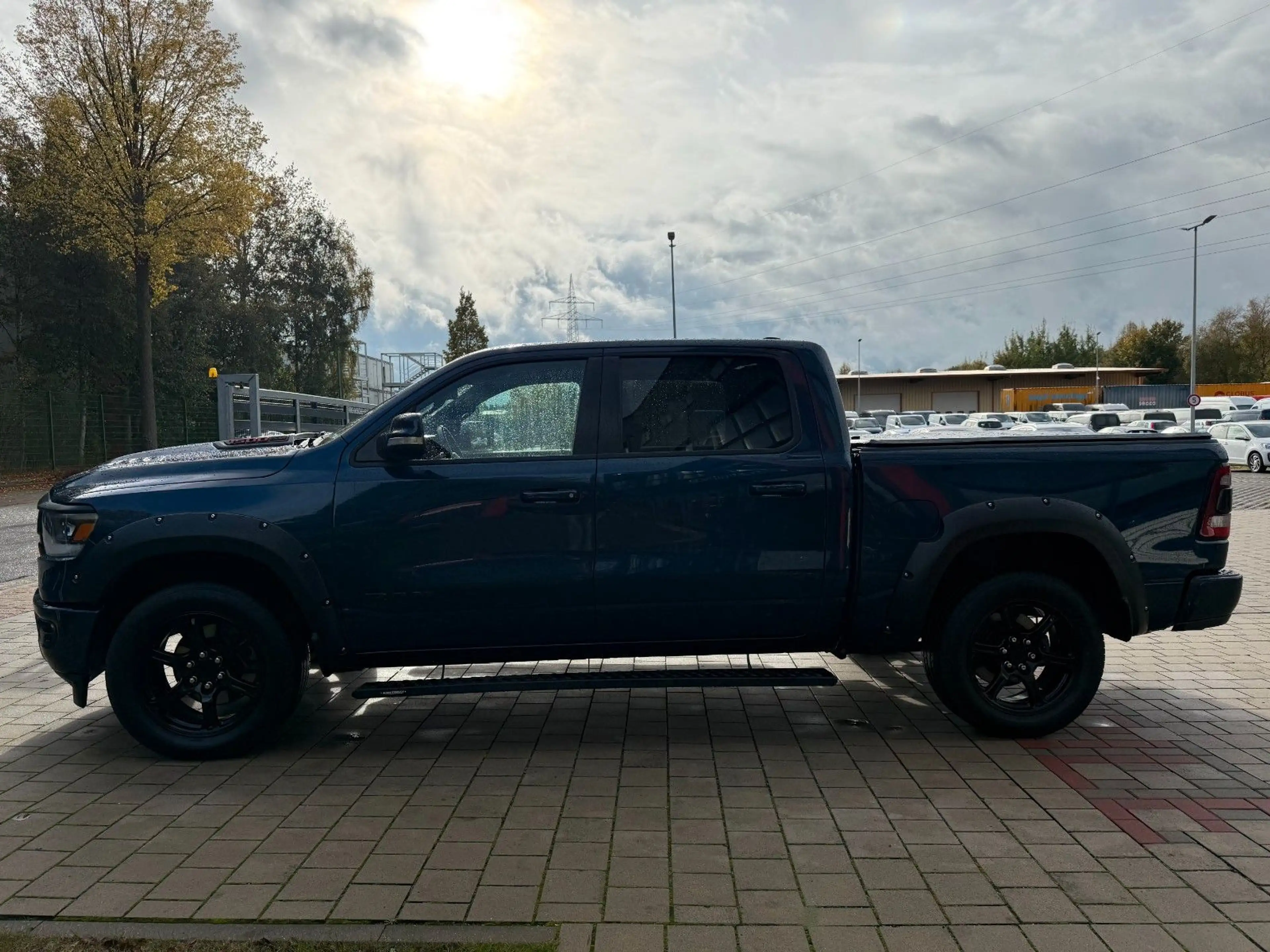 Dodge RAM 5.7HEMI Sport Pano /4x4/Navi/Kamera — photo 14