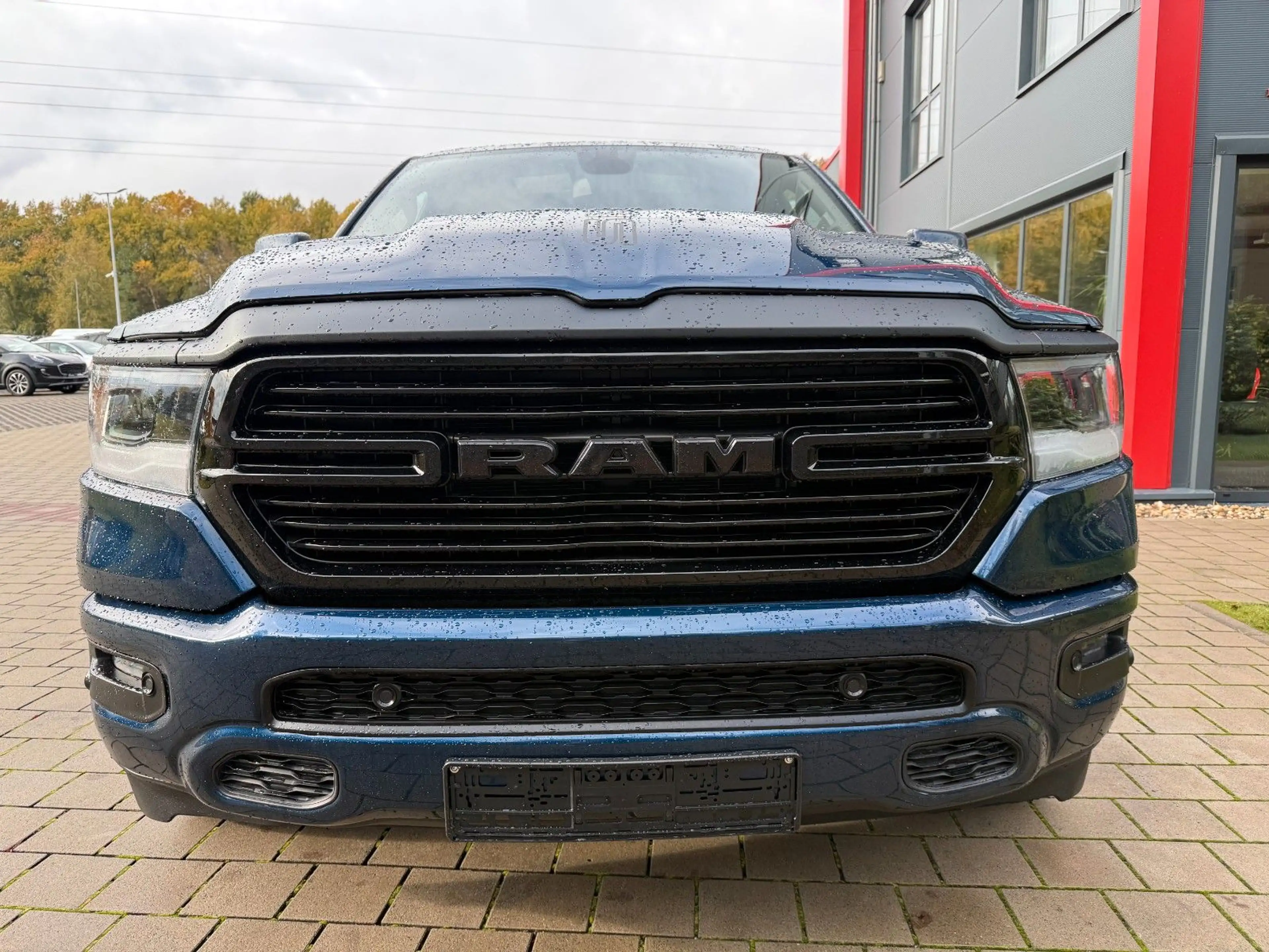 Dodge RAM 5.7HEMI Sport Pano /4x4/Navi/Kamera — photo 2