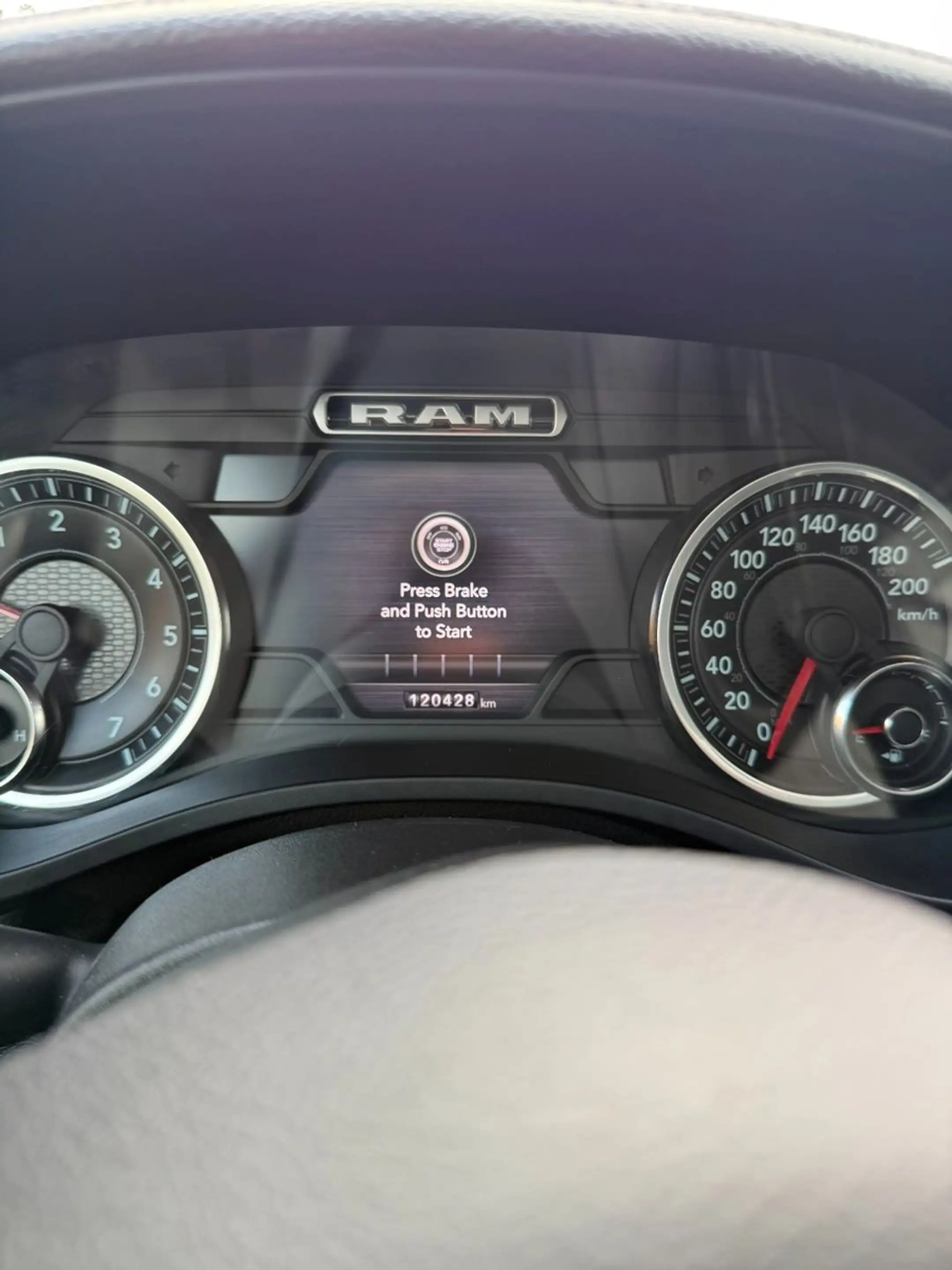 Dodge RAM 5.7HEMI Sport Pano /4x4/Navi/Kamera — photo 6