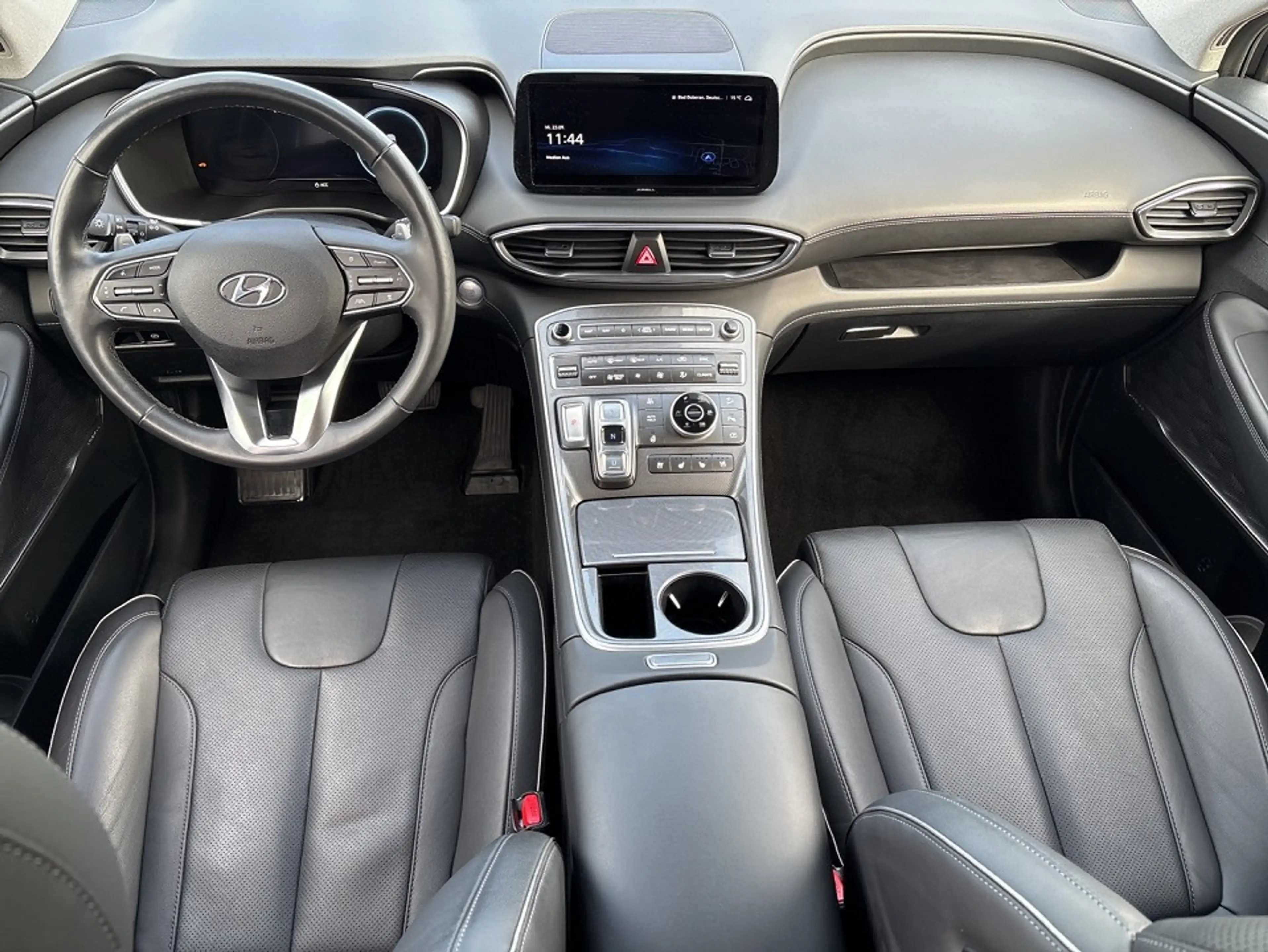 Hyundai SANTA FE Prime Plug-In Hybrid 4WD — photo 13