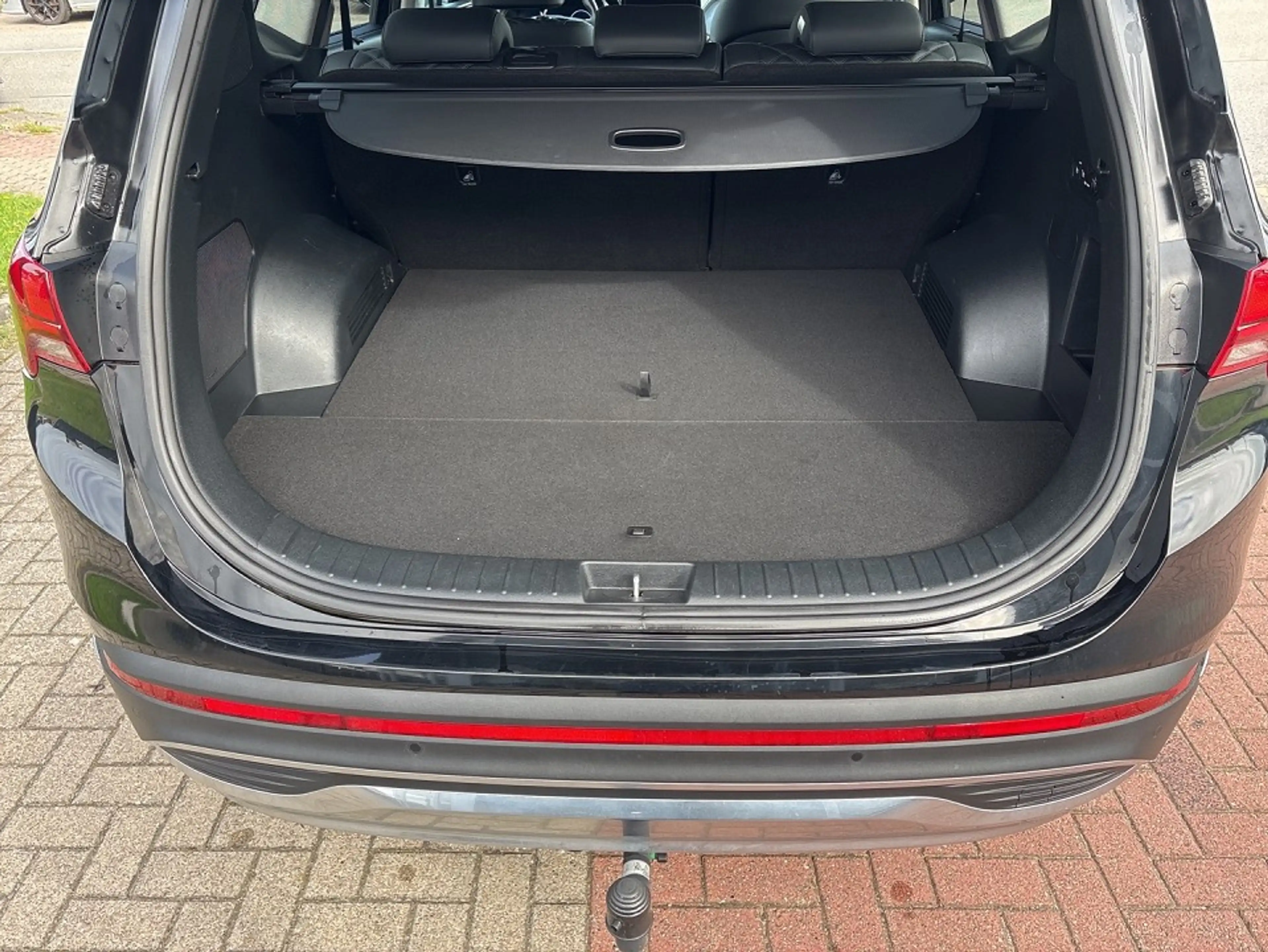 Hyundai SANTA FE Prime Plug-In Hybrid 4WD — photo 4