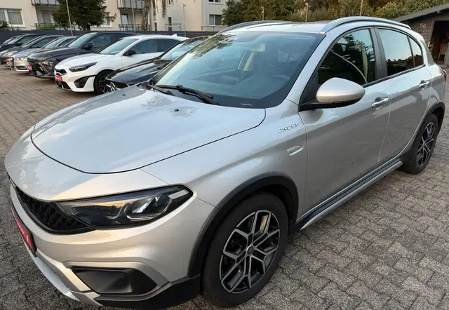 Fiat Tipo Cross 1.5 Hybrid Automatik/LED/ACC/Camara