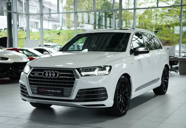 Audi SQ7 view 14