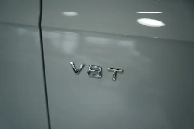 Audi SQ7 view 7