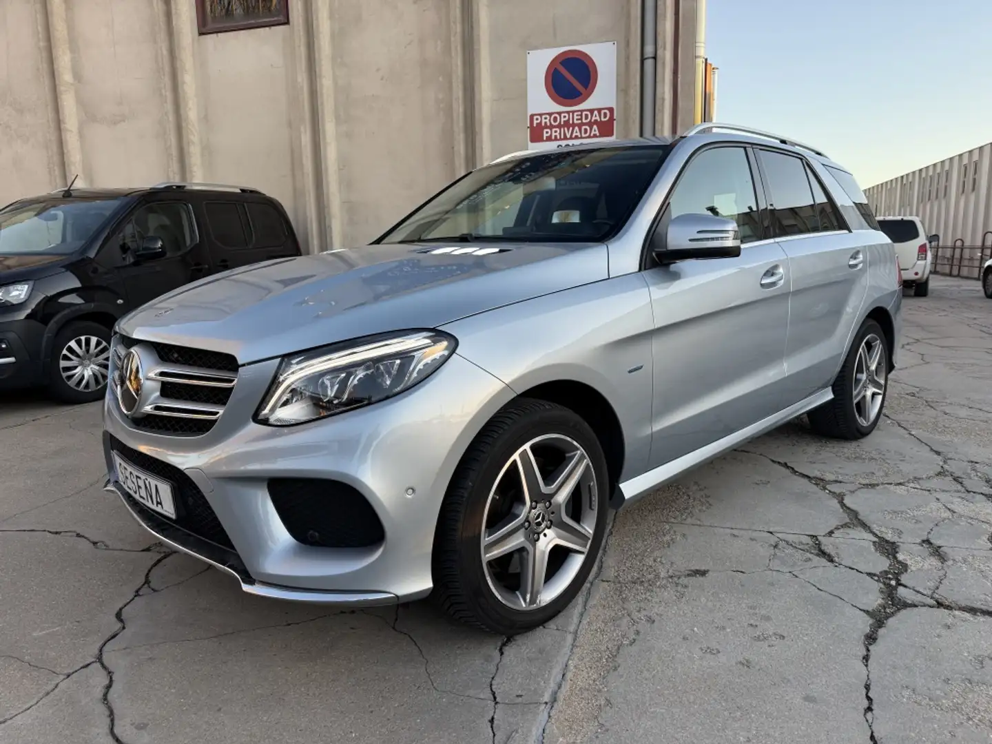 Mercedes-Benz GLE 500 e 4Matic Gris - 1
