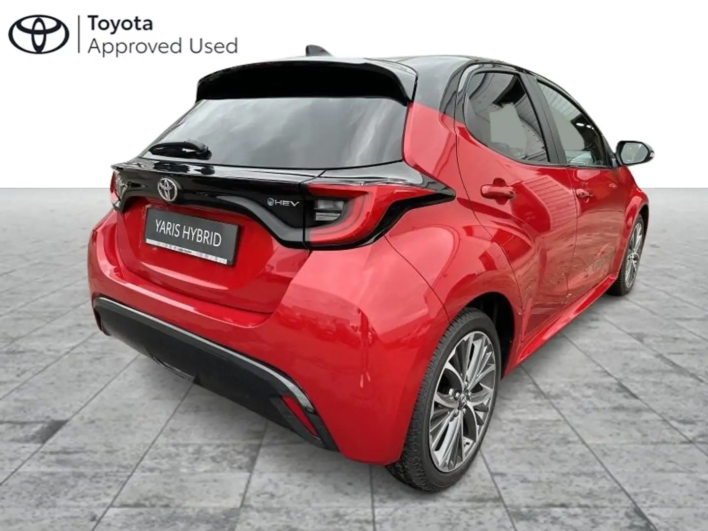 Toyota Yaris 1.5 HYBRID STYLE Rood - 2