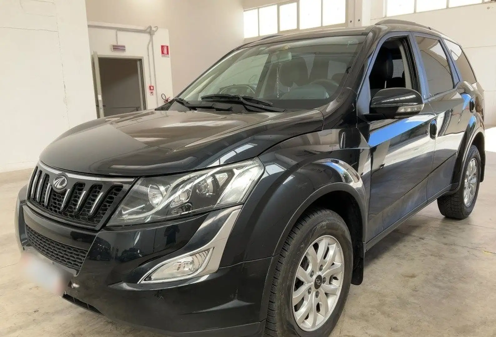 Mahindra XUV500 4X4 7 POSTI Noir - 1