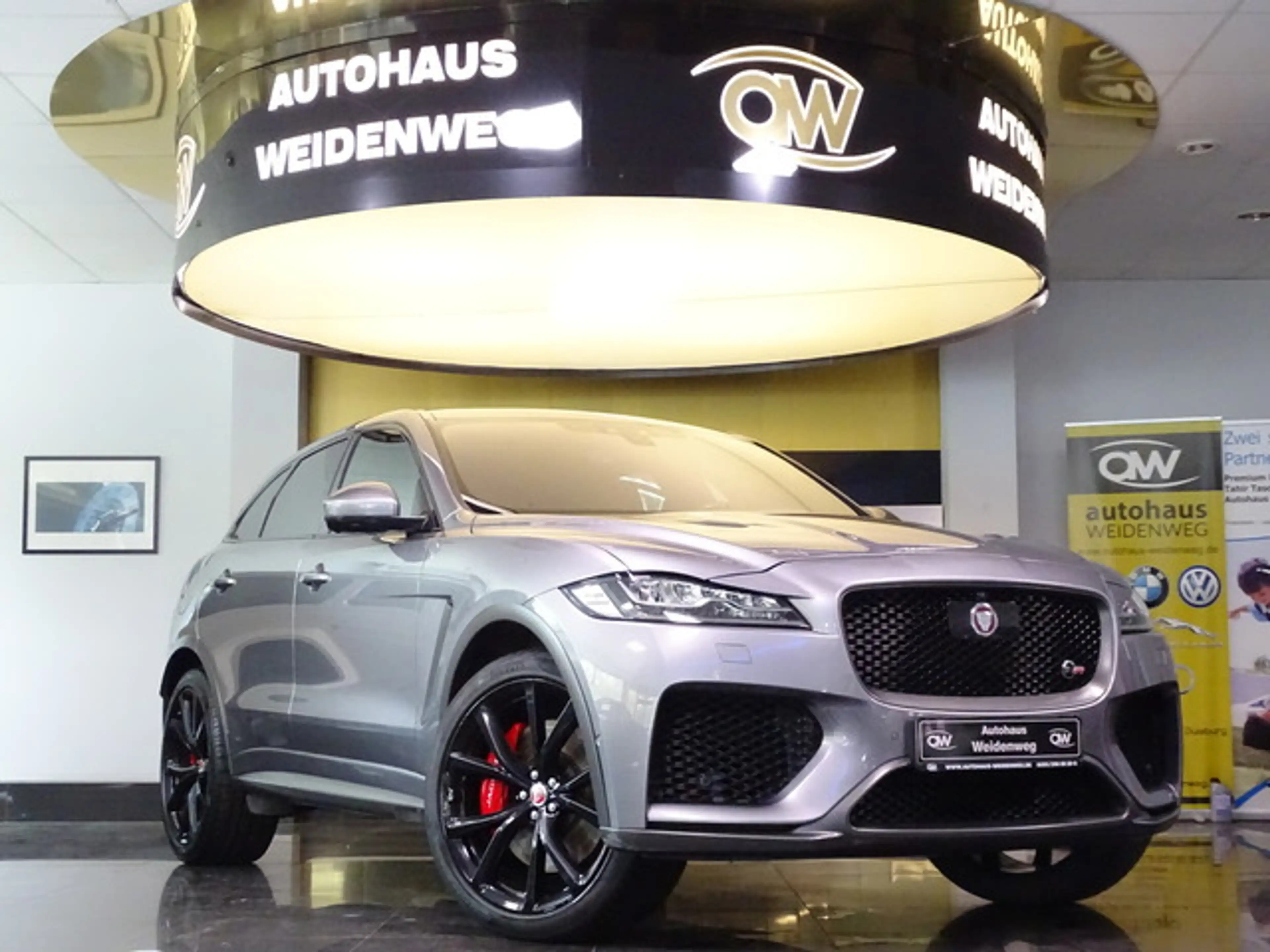 Jaguar F-Pace SVR AWD 5.0 V8 Pano HeadUp Merid.360Cam — photo 2