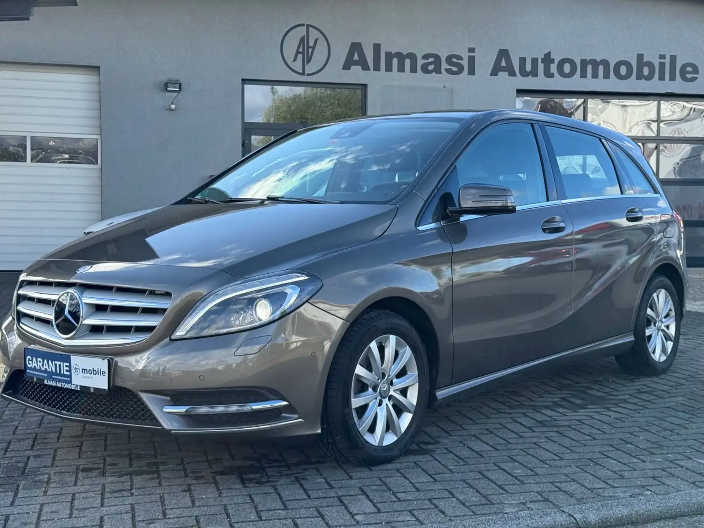 Mercedes-Benz B 200 CDI /1. Hand /ANHÄNGERK. /KAMERA Braun - 1