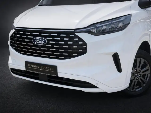 Ford Tourneo Custom view 9