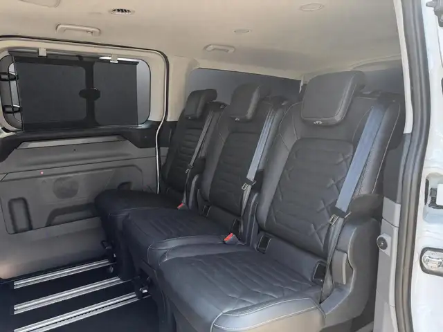 Ford Tourneo Custom view 14
