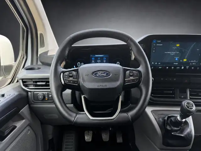 Ford Tourneo Custom view 11