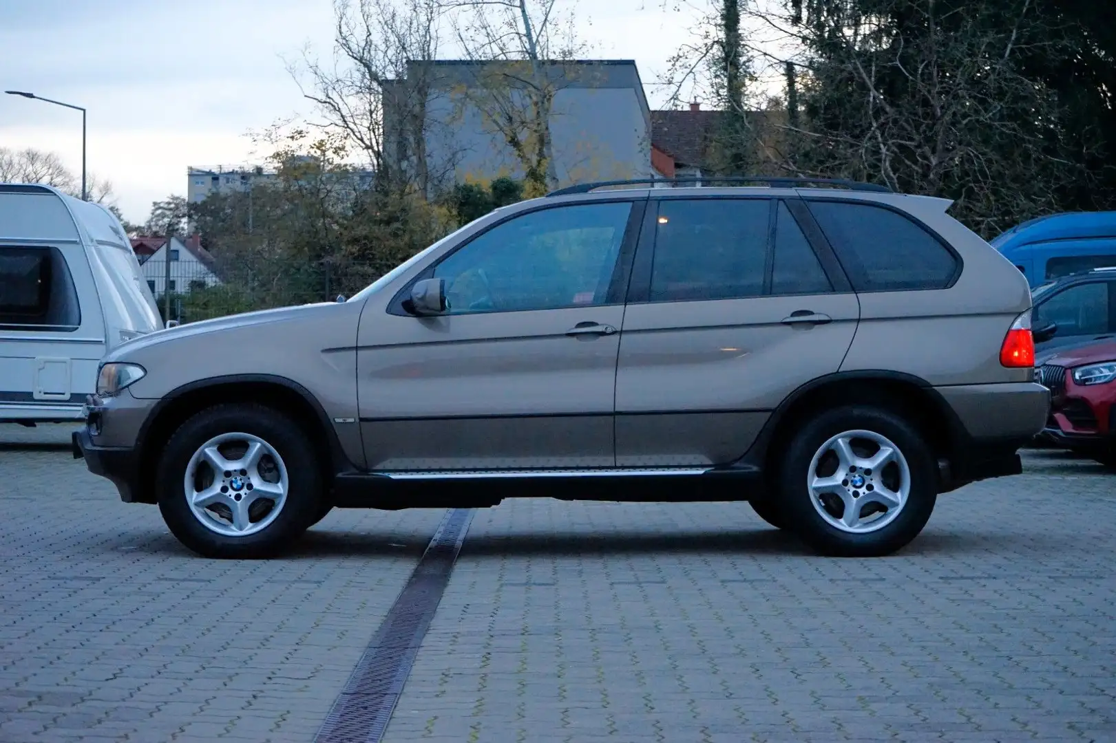 BMW X5 3.0d M-SPORT/PANO/PDC/STANDHEIZUNG/KLIMAAUTOM Beige - 2