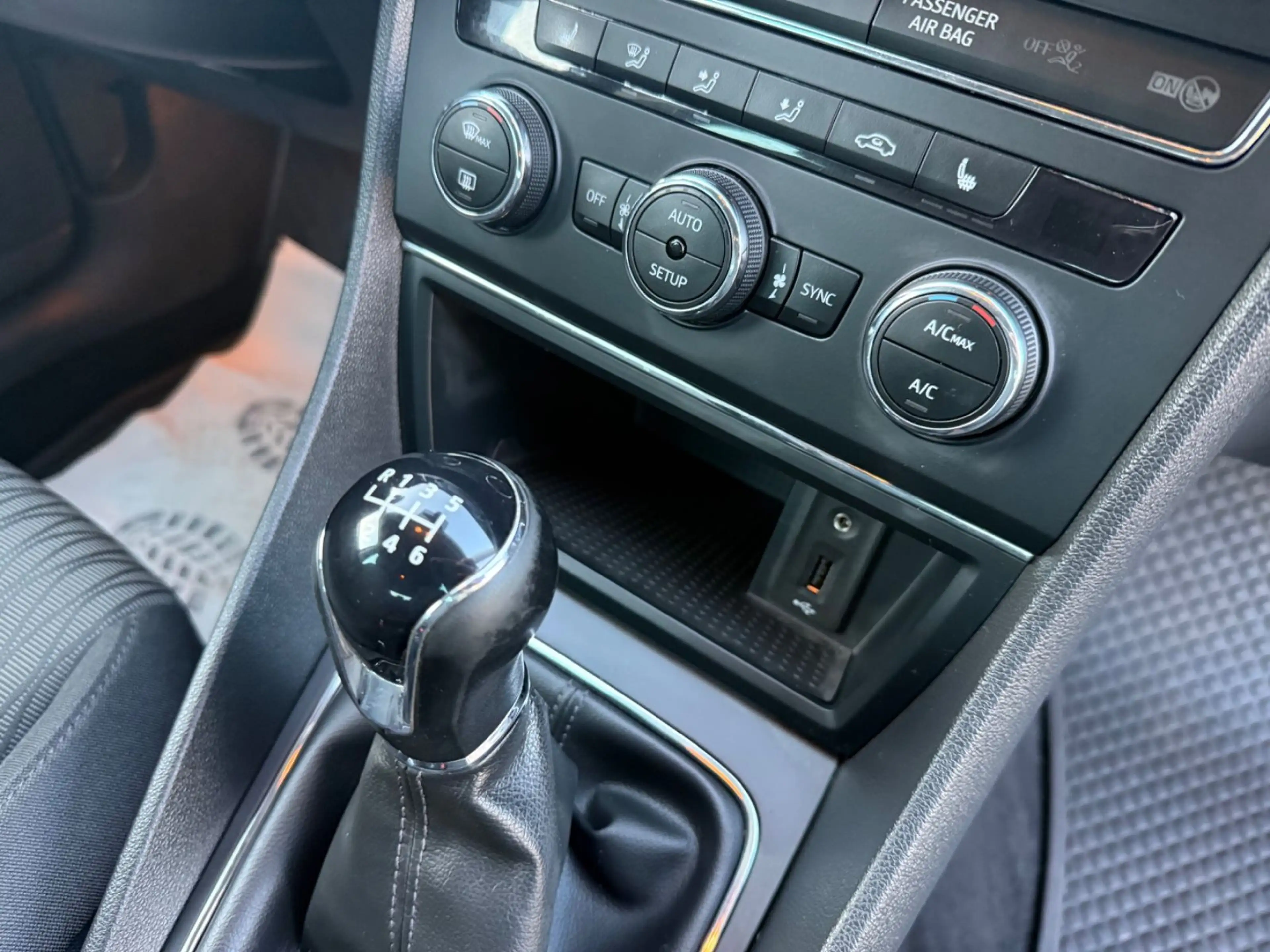 SEAT Leon ST Style*2.HAND*SCHECKHEFT*NAVI*6-GANG — photo 14