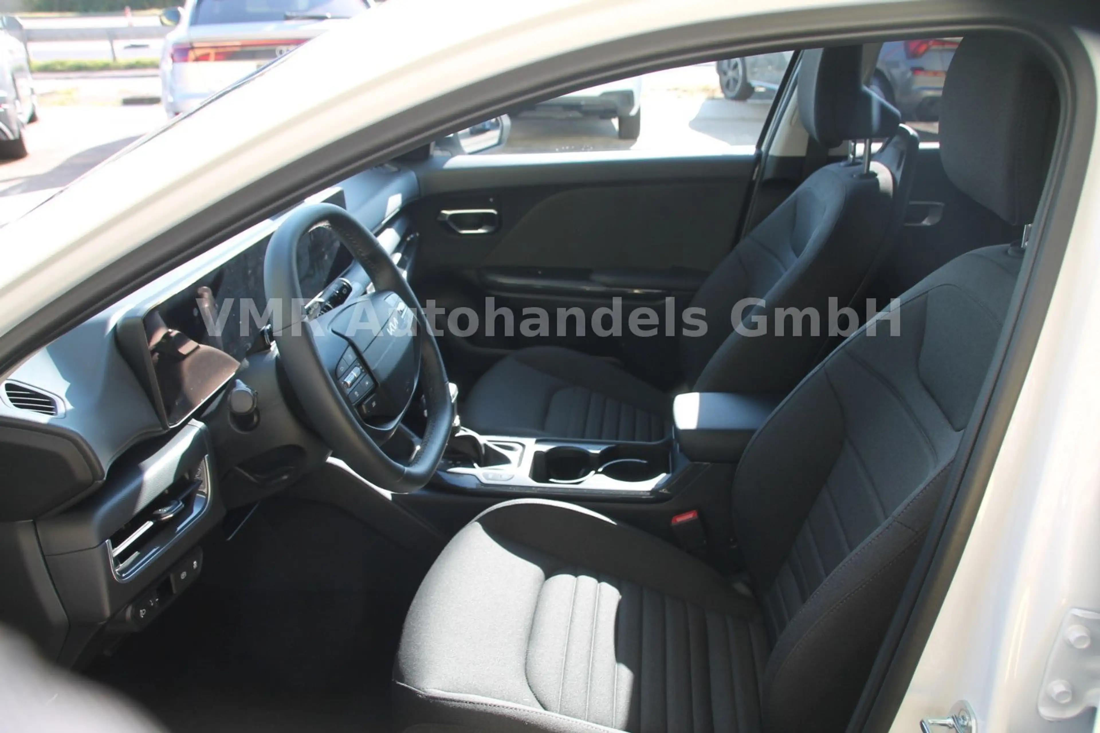 Kia K4 1.6 T-GDI Exklusiv *getönte Scheiben*Navi*17" — photo 11