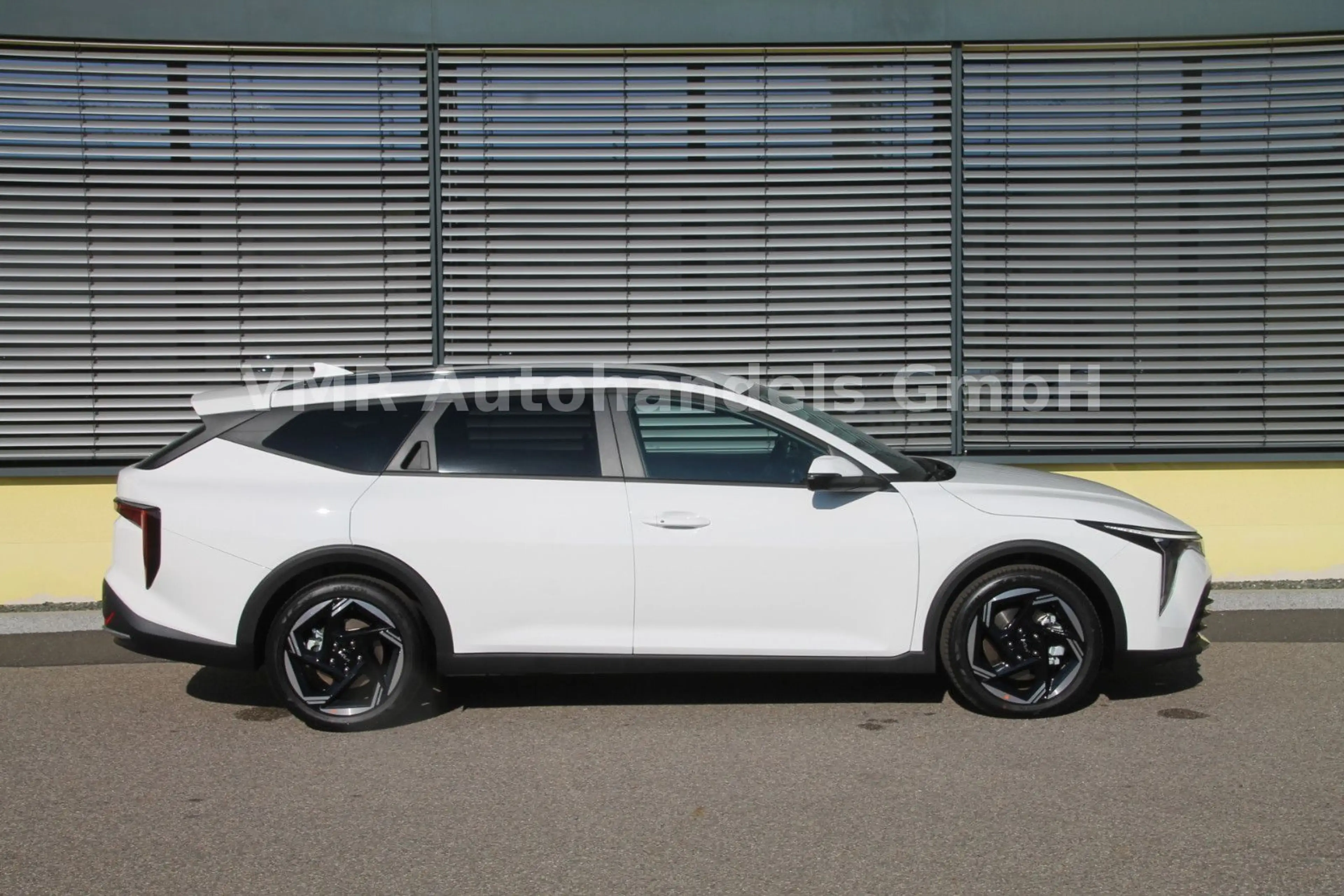 Kia K4 1.6 T-GDI Exklusiv *getönte Scheiben*Navi*17" — photo 2
