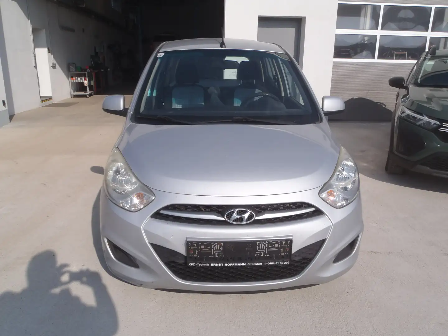 Hyundai i10 i10 1,1 Comfort Comfort Grau - 1