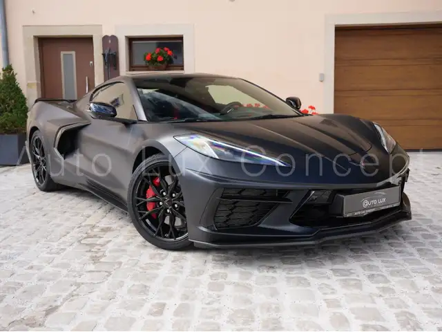 Chevrolet Corvette view 2