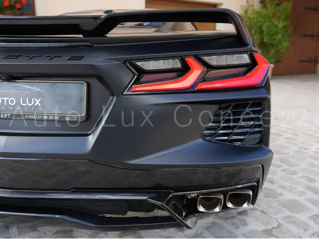 Chevrolet Corvette view 9