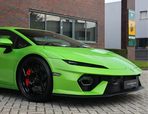 Lamborghini Temerario view 8