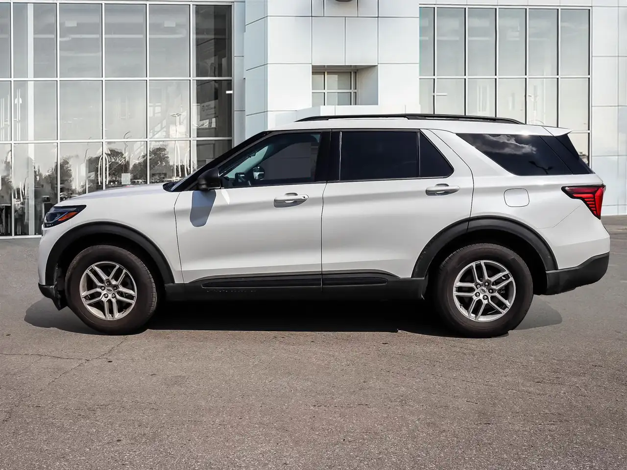 Ford Explorer photo Ford Explorer