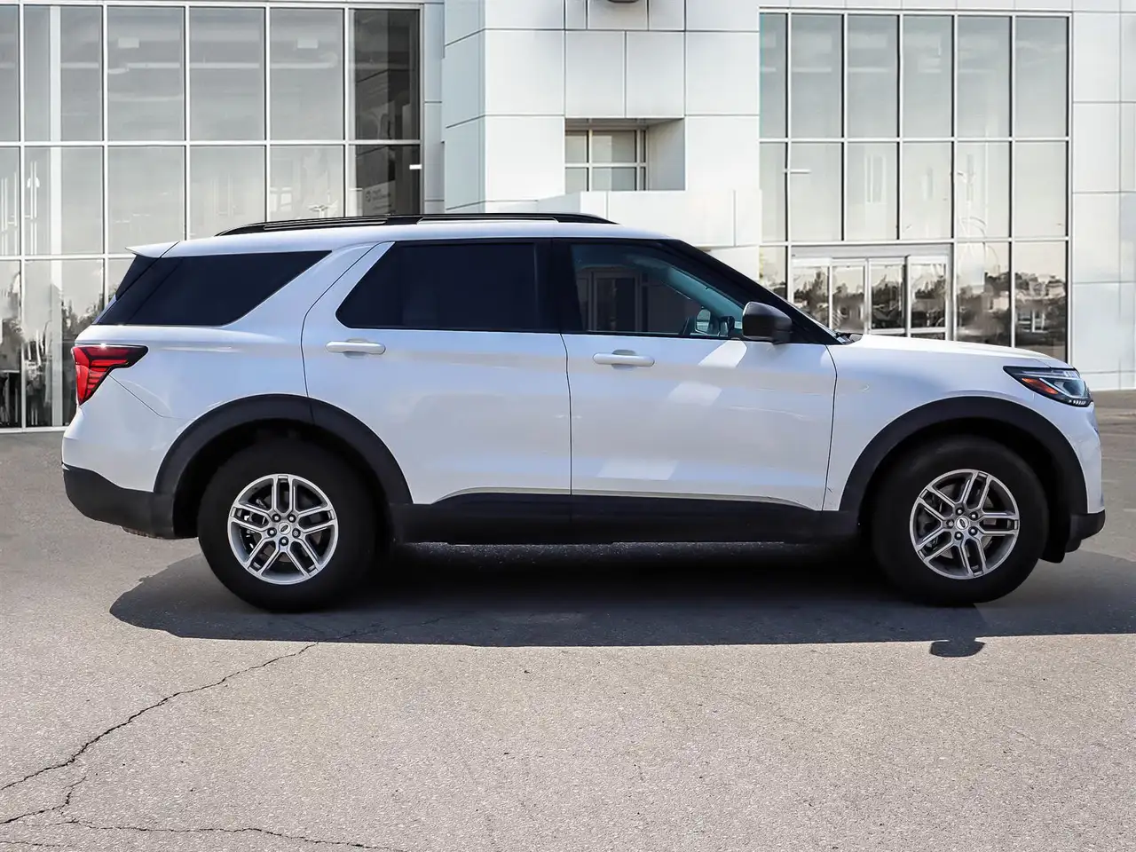 Ford Explorer photo Ford Explorer