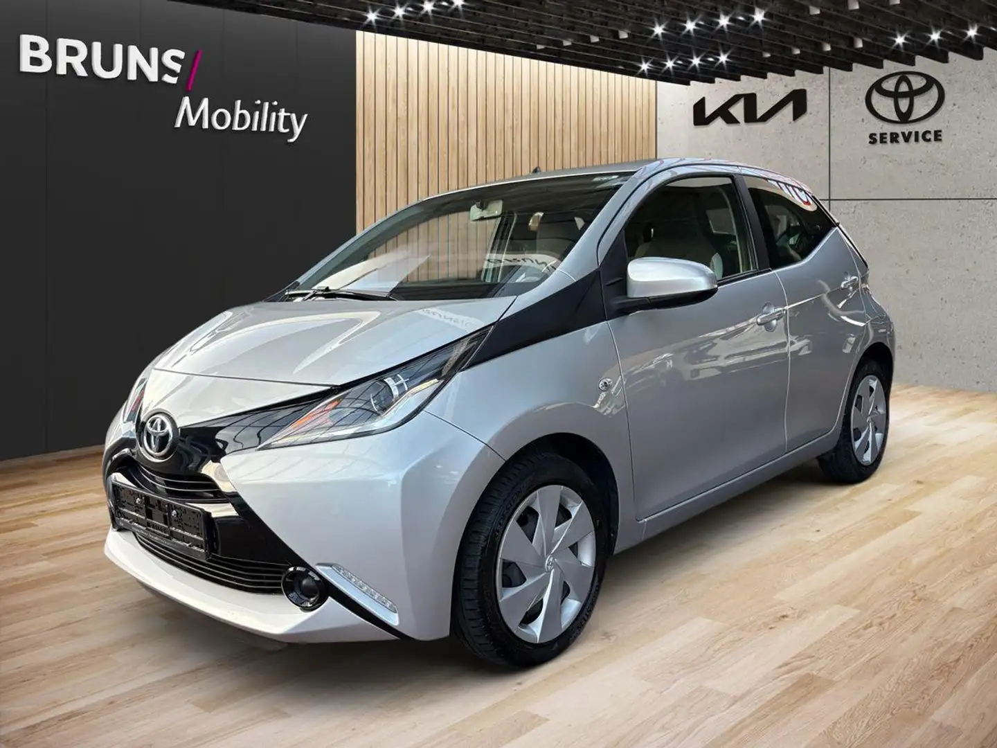 Toyota Aygo 1.0 Klima Bluetooth Silber - 2