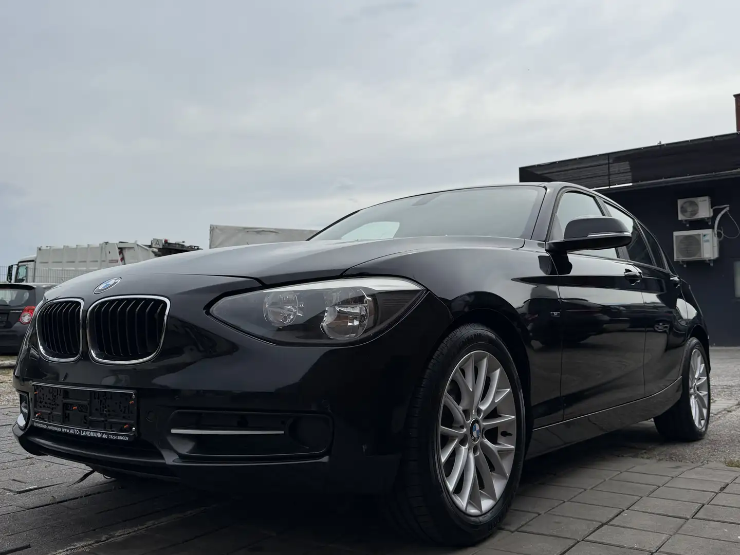 BMW 120 120d** SPORT Leın** KETTE  NEU** NAVI ** Noir - 1