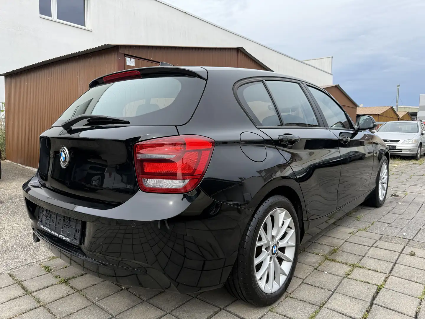 BMW 120 120d** SPORT Leın** KETTE  NEU** NAVI ** Noir - 2