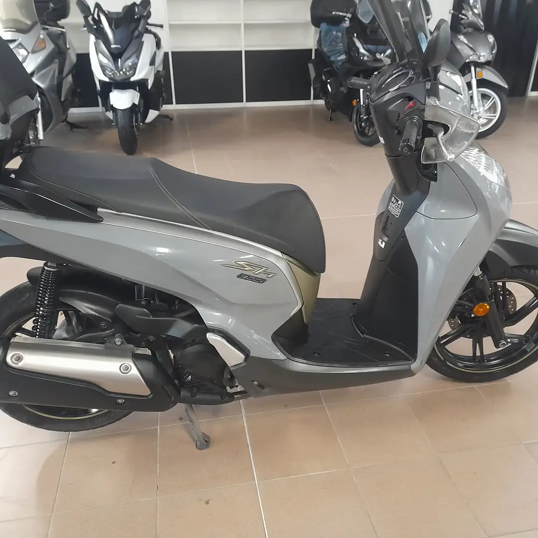 Honda SH 300 Grigio - 2