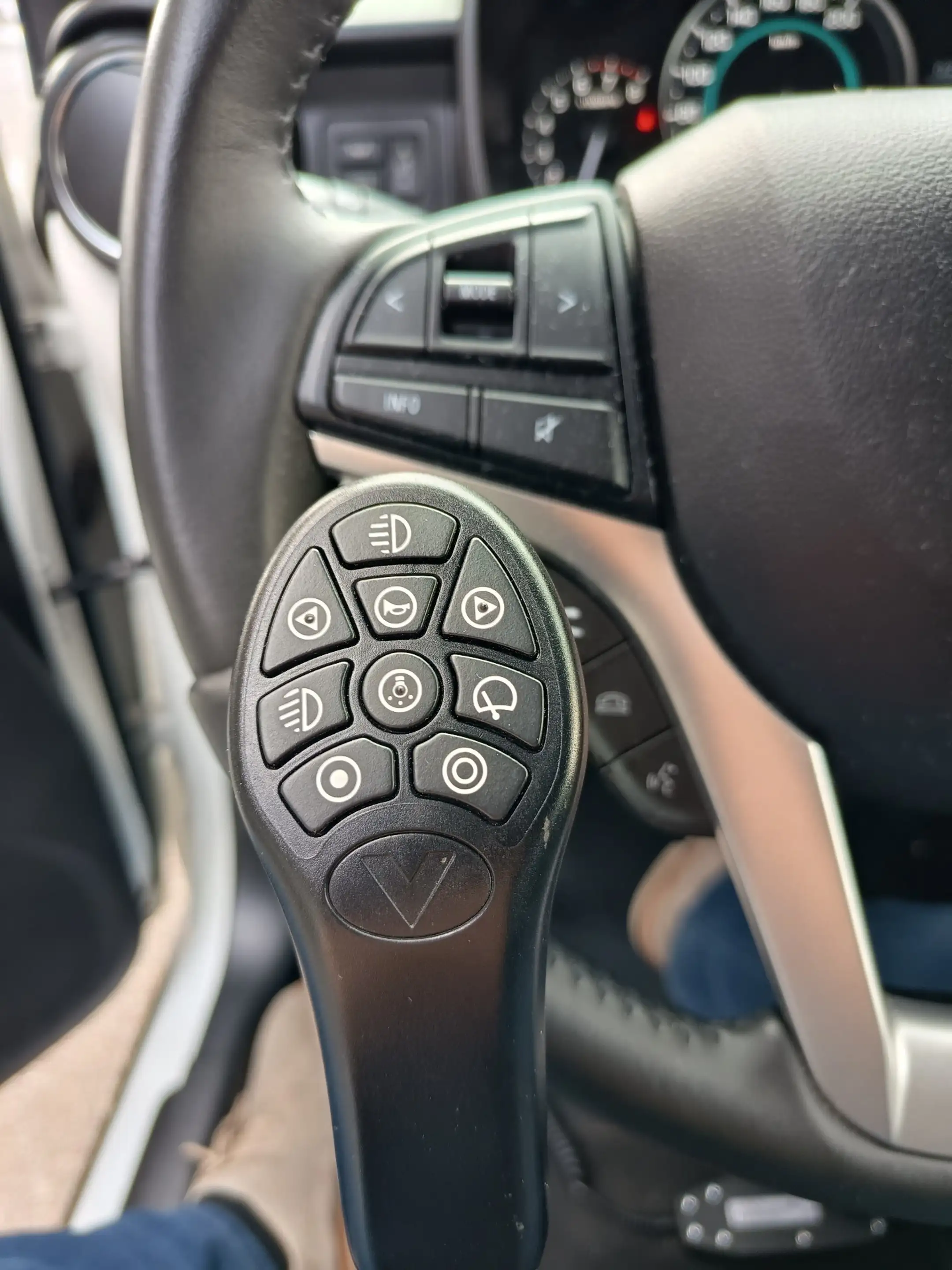 Suzuki Ignis Ignis Dualjet AGS Comfort + Behindertengerecht — photo 10