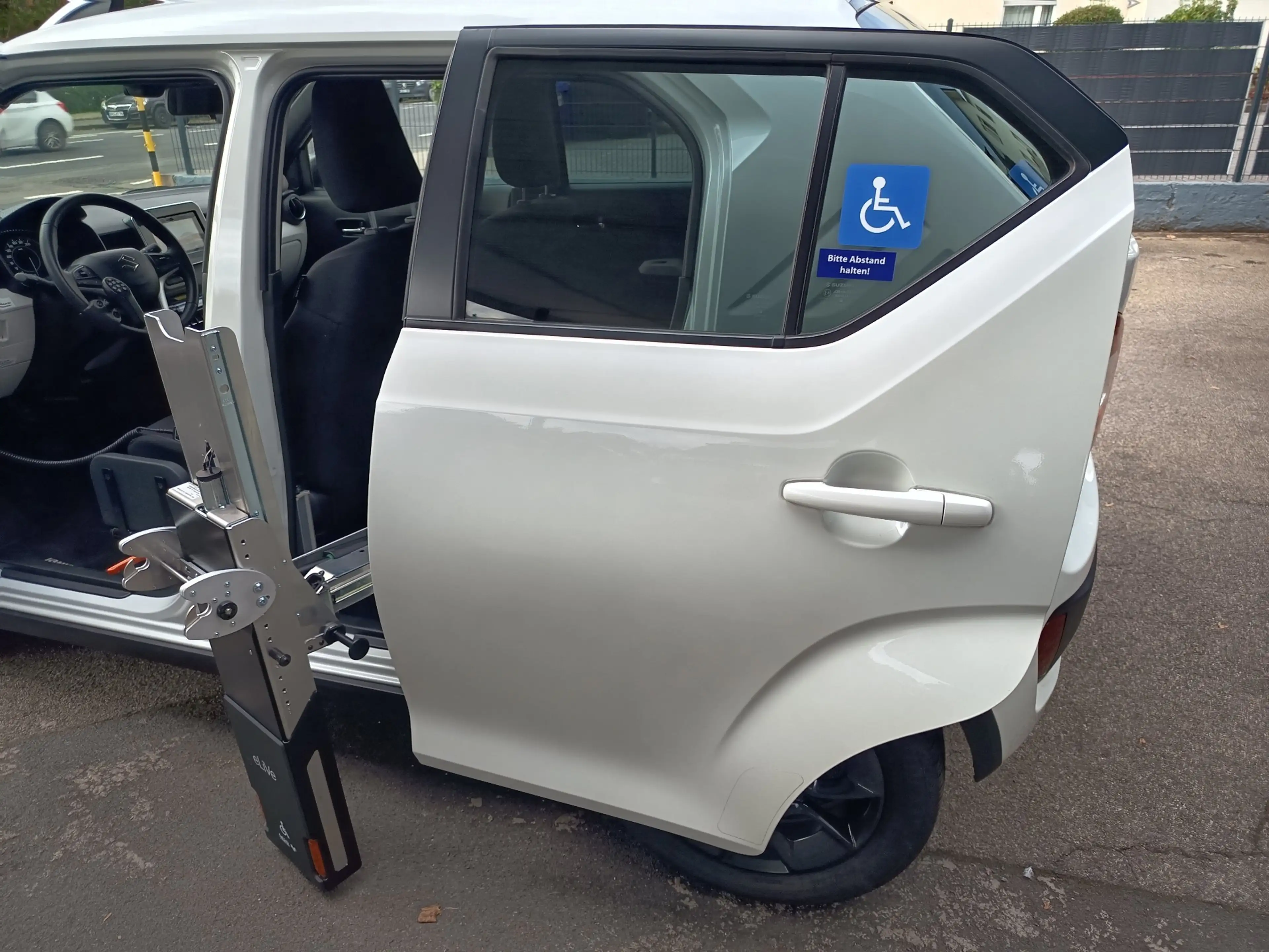 Suzuki Ignis Ignis Dualjet AGS Comfort + Behindertengerecht — photo 12
