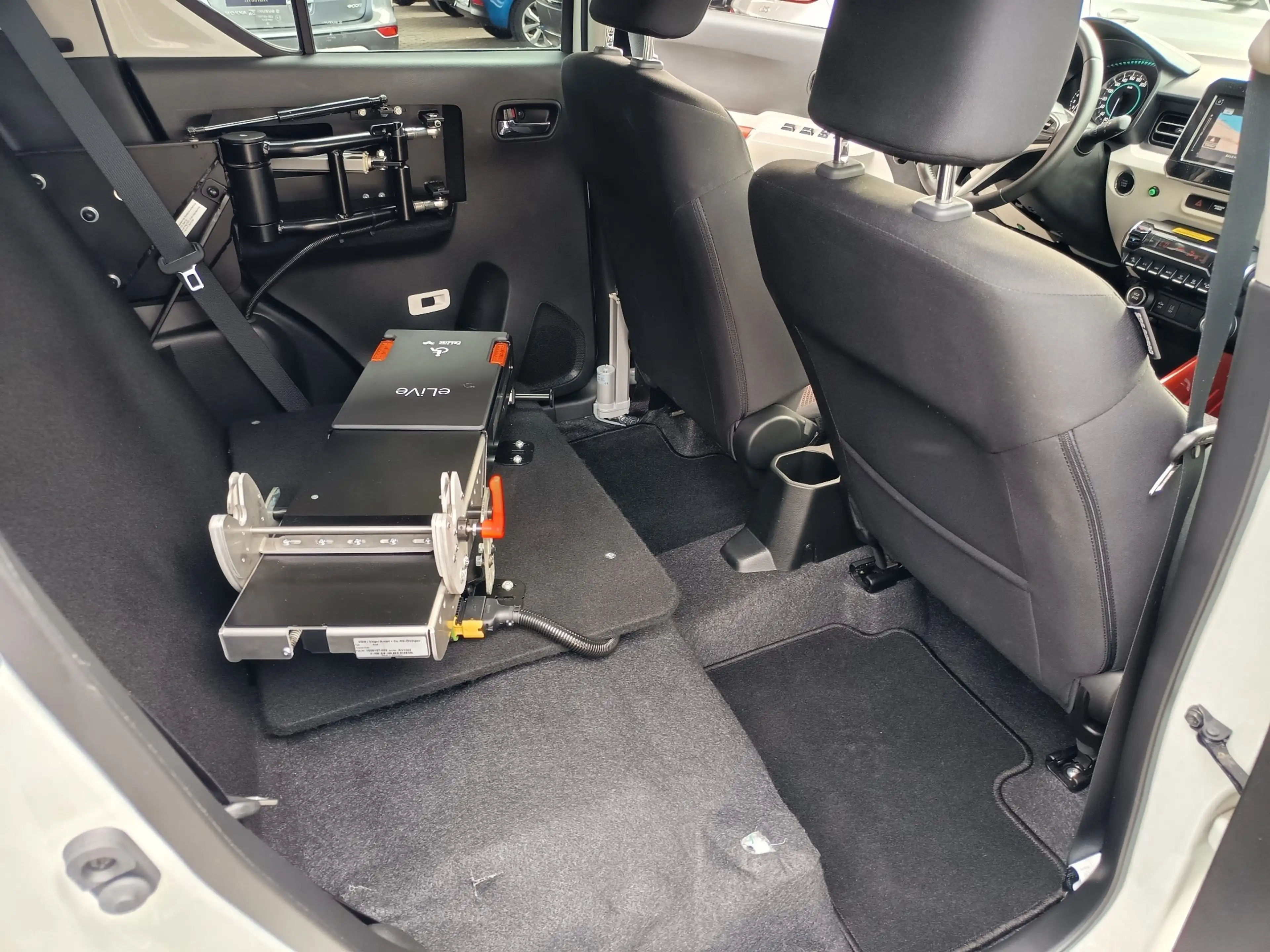 Suzuki Ignis Ignis Dualjet AGS Comfort + Behindertengerecht — photo 7