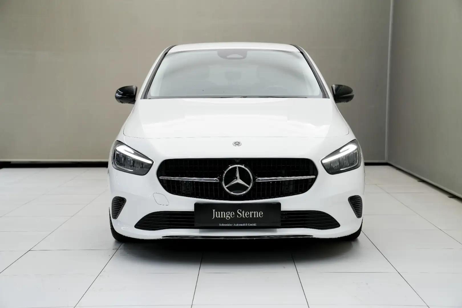 Mercedes-Benz B 180 d Österreich-Edition Navi Night SpurW Weiß - 2