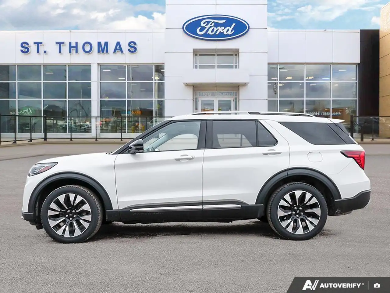 Ford Explorer снимка Ford Explorer