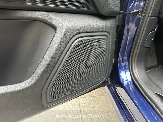 Porsche Macan view 9