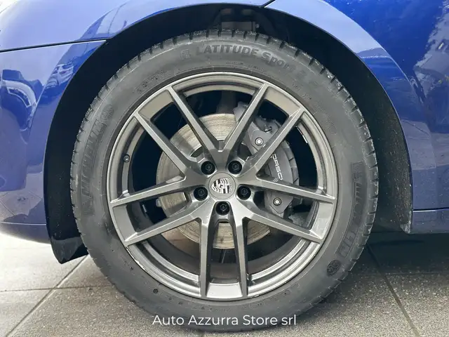 Porsche Macan view 7