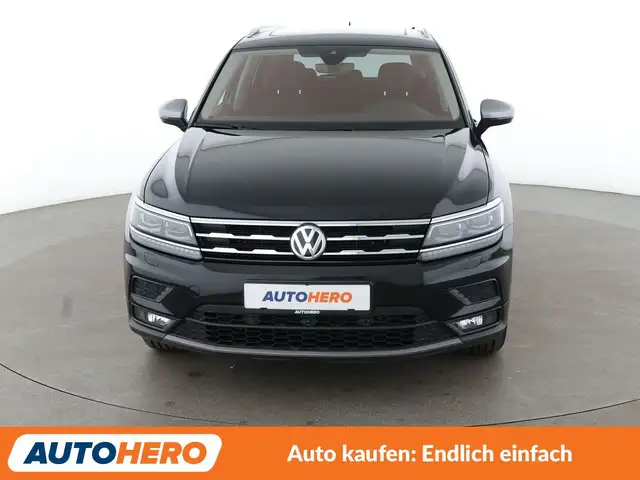 Volkswagen Tiguan Allspace view 9
