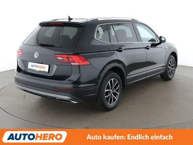 Volkswagen Tiguan Allspace view 6