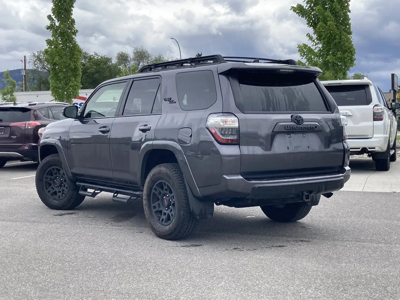 Toyota 4-Runner снимка Toyota 4-Runner