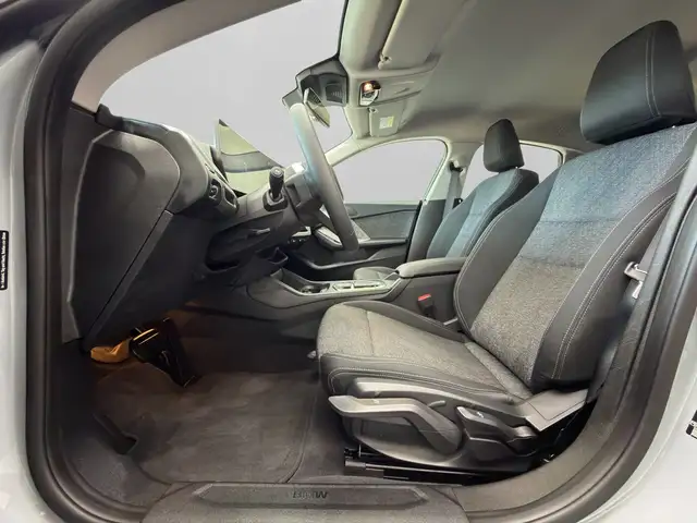 BMW 2 Series view 19
