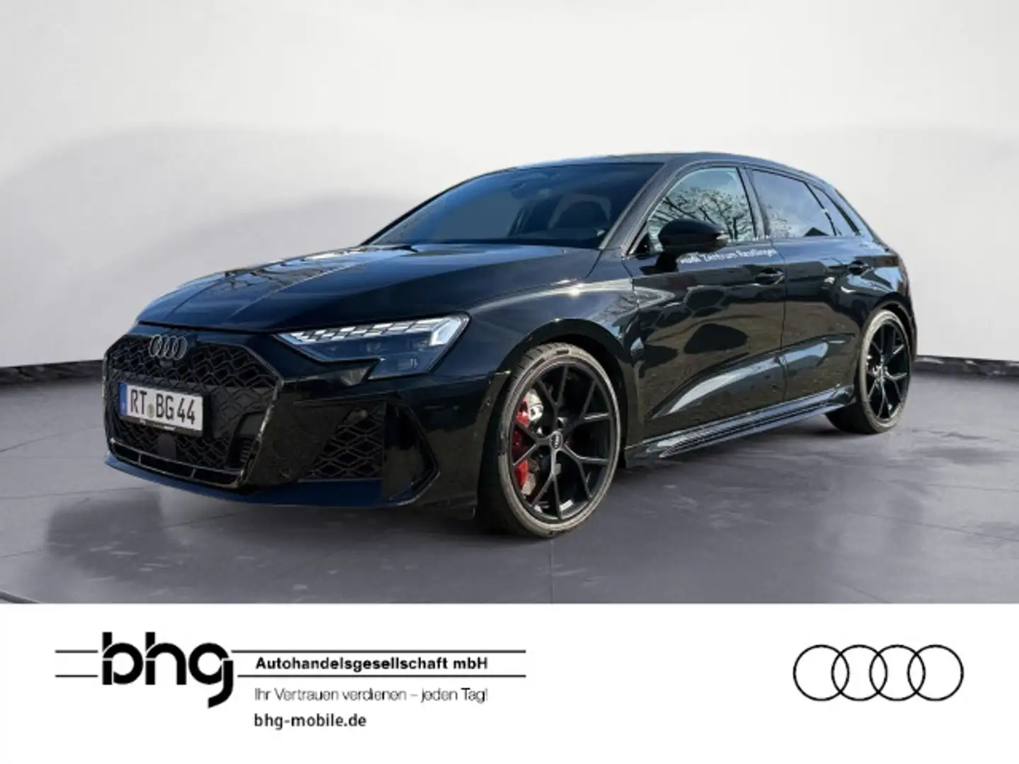 Audi RS3 S tronic Schwarz - 1