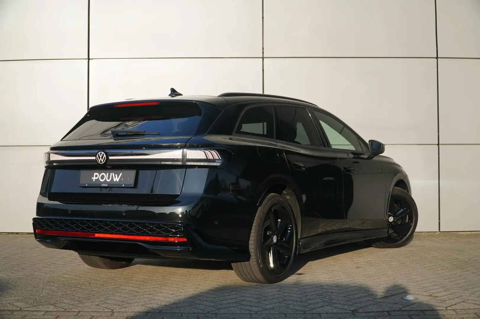Volkswagen ID.7 GTX 340pk Business 86 kWh | Glazen dak | 360 Camer Zwart - 2