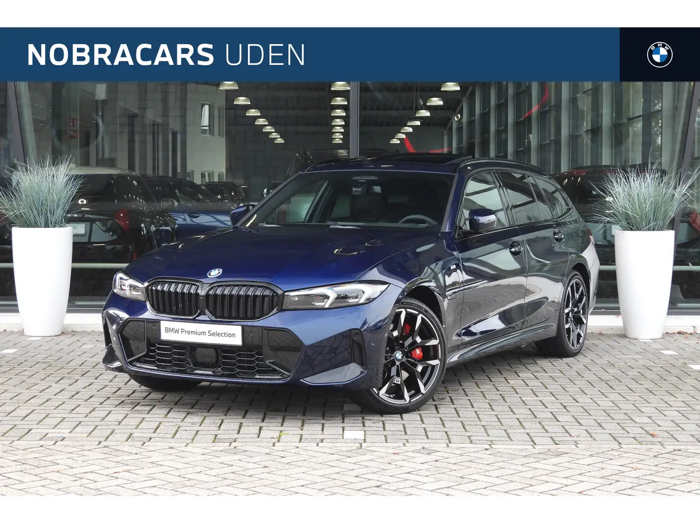 BMW 330 3 Serie Touring 330e High Executive M Sport Automa Blauw - 1