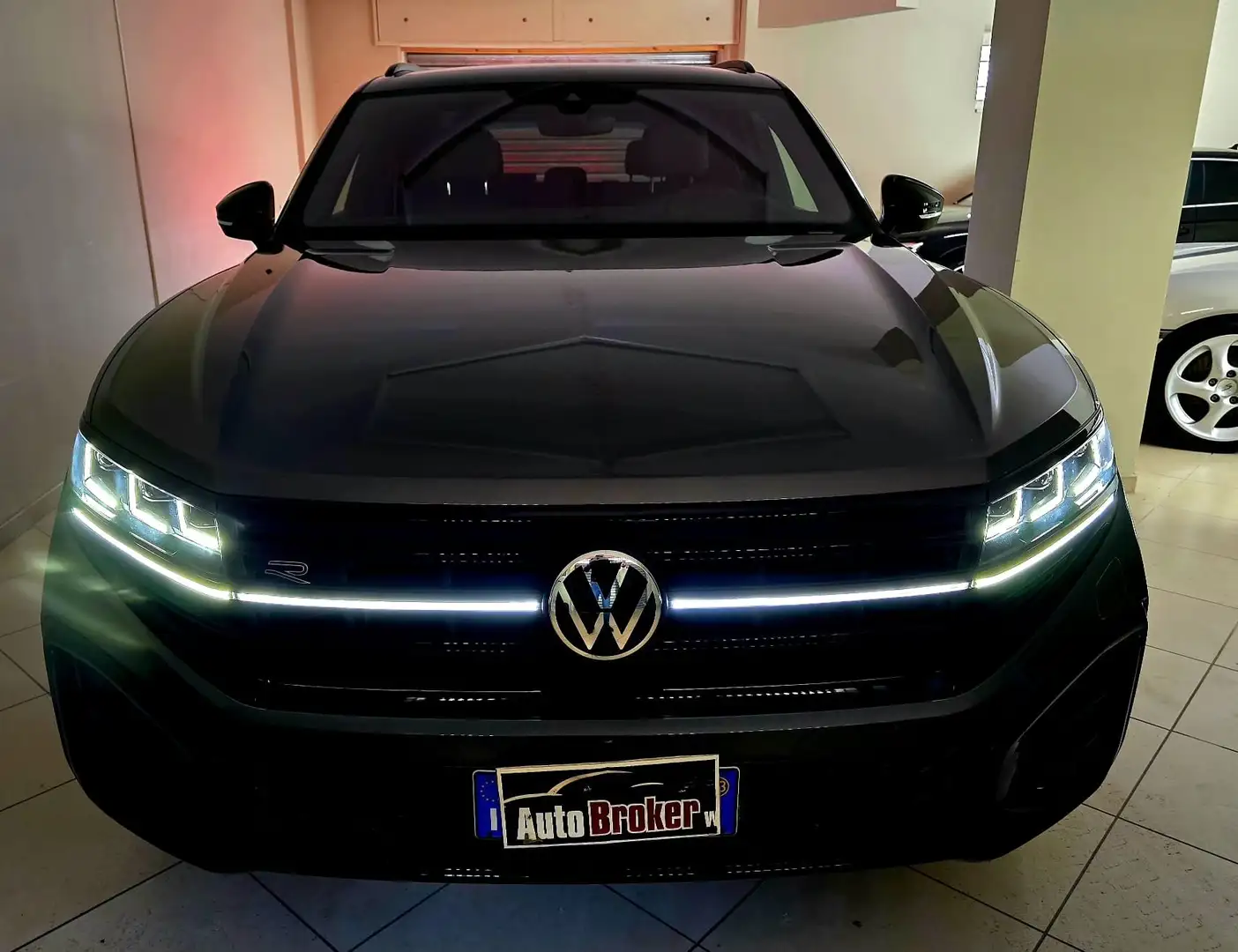 Volkswagen Touareg 3.0 tdi 286cv 4motion R-LINE RESTYLING-IVA ESPOSTA Gris - 2