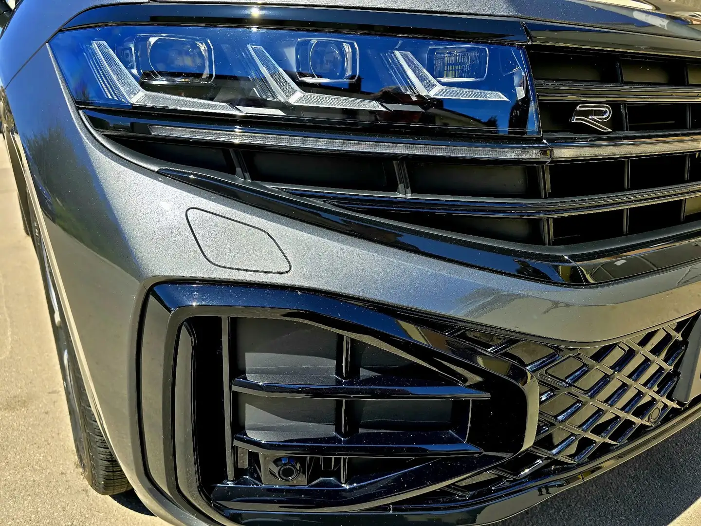 Volkswagen Touareg 3.0 tdi 286cv 4motion R-LINE RESTYLING-IVA ESPOSTA Grigio - 1