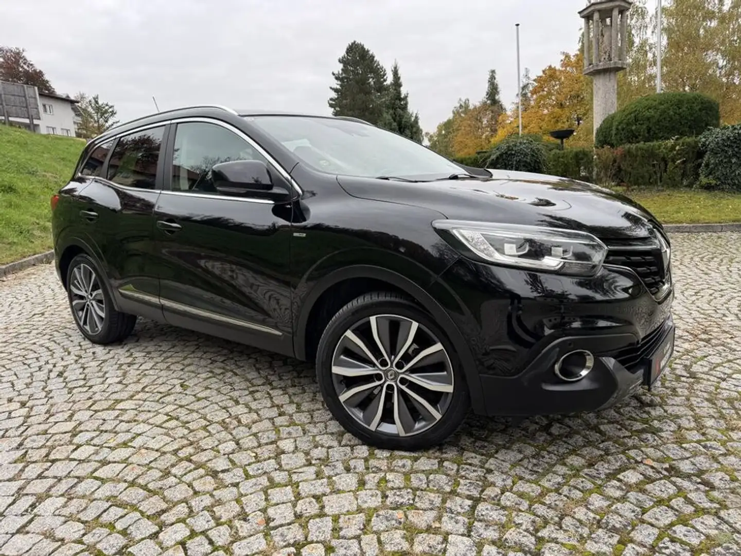 Renault Kadjar Bose Edition KLIMA TEMPOMAT NAVI R-KAM SHZ Schwarz - 2