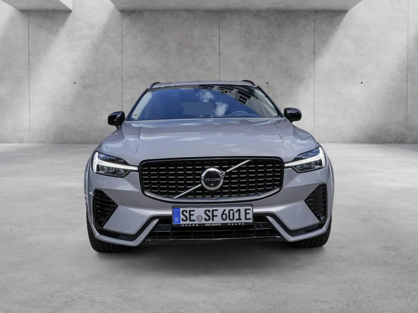 Volvo XC60 T8 AWD Recharge Ultimate Dark Plug-In Hybrid Silber - 2